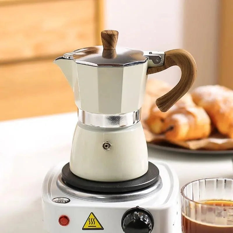 Cafeteira Moka de Alumínio com Cabo de Madeira para Café Espresso Lenogue Branco - 300 ml
