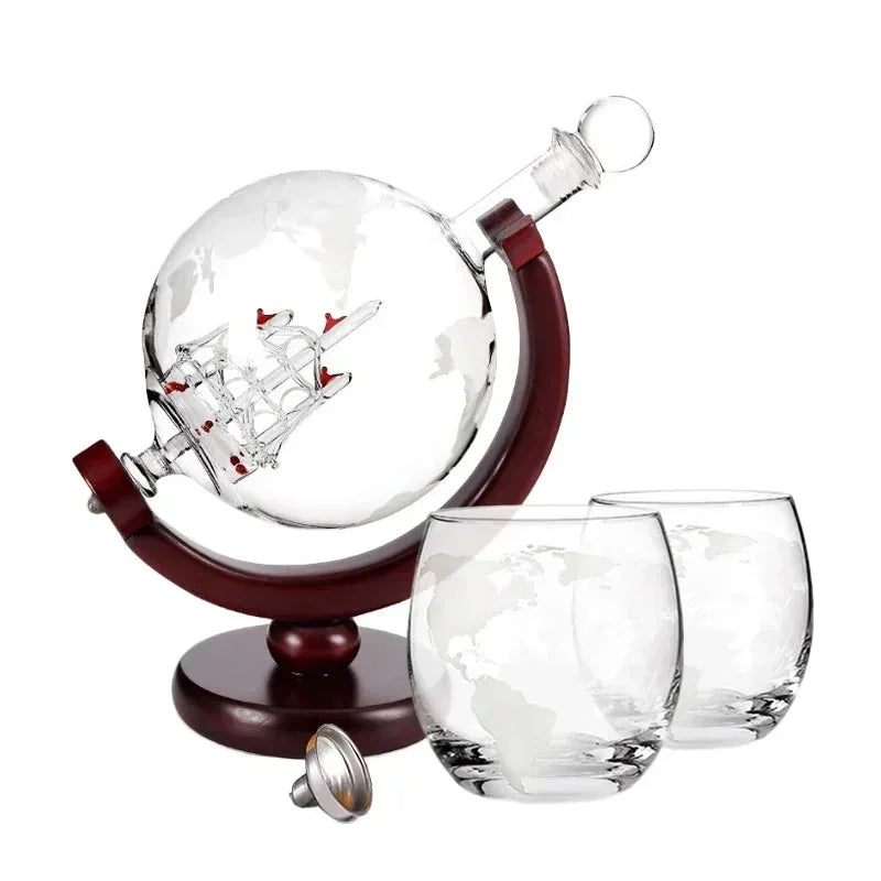 Conjunto Decanter Globo de Vidro com Suporte de Madeira e 2 Copos Lenogue