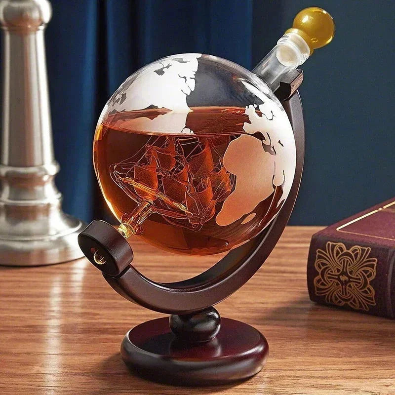 Decanter de Vidro em Formato de Globo com Suporte de Madeira Lenogue Decanter