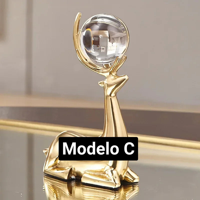 Escultura de Cervo Dourado com Bola de Cristal para Sala e Escritório Lenogue Mod. C