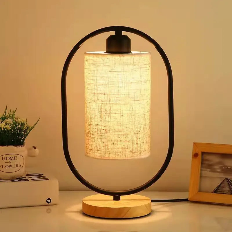 Luminária de Mesa de Madeira com Cúpula de Tecido para Sala Lenogue