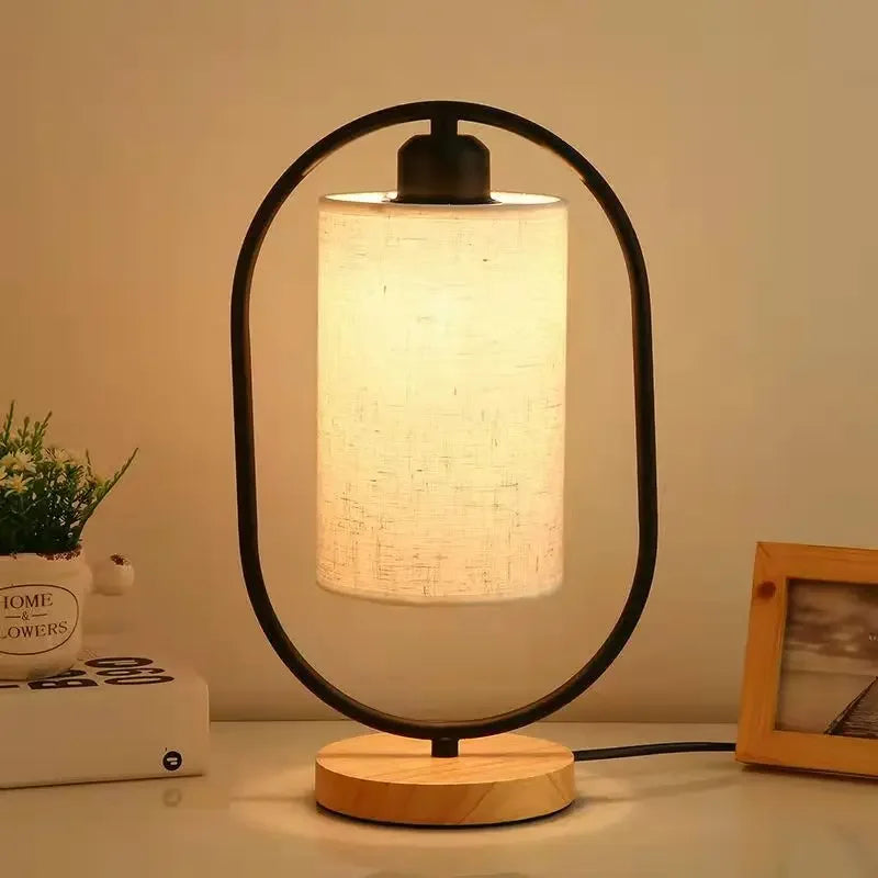 Luminária de Mesa de Madeira com Cúpula de Tecido para Sala Lenogue