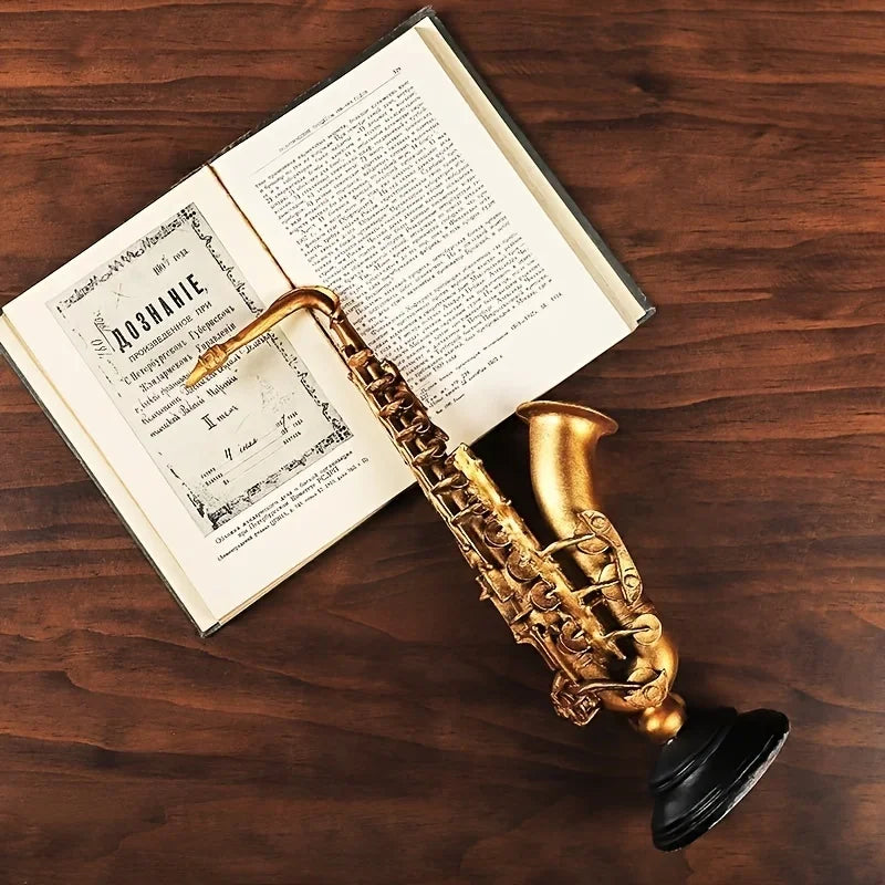 Ornamento Decorativo de Resina Violino e Saxofone Dourado Lenogue