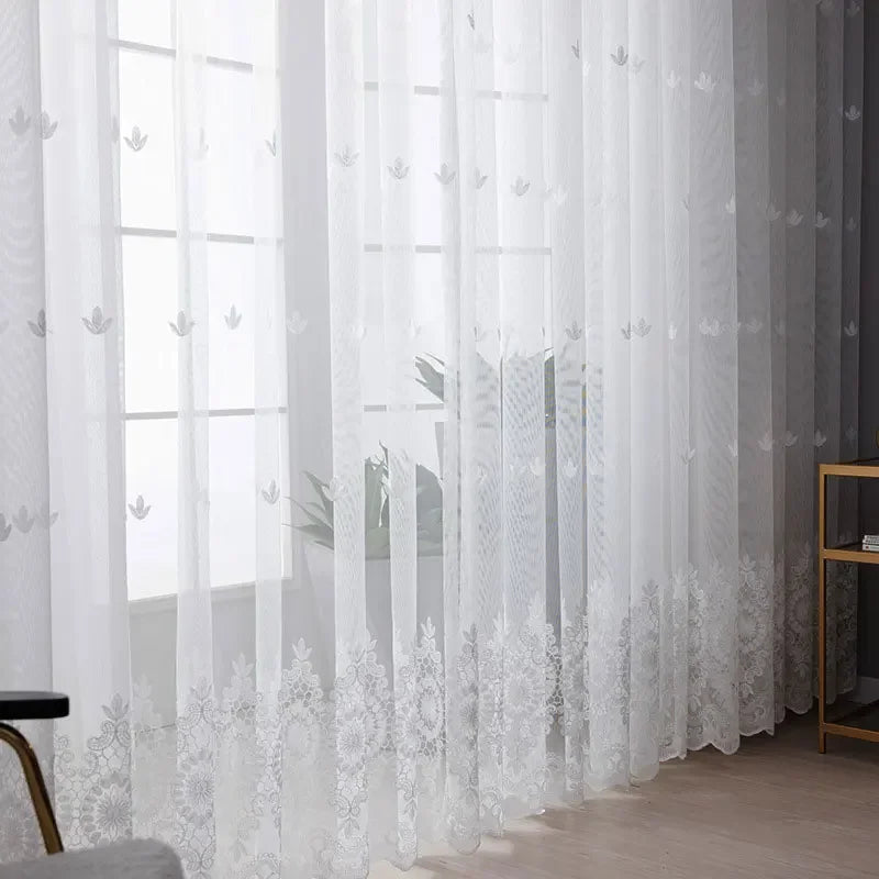 Cortina de Tule Branco com Bordado Floral para Sala e Quarto Lenogue